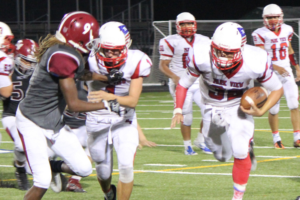 Football: Park View Running Game Pulls Away Late to Defeat Rock Ridge